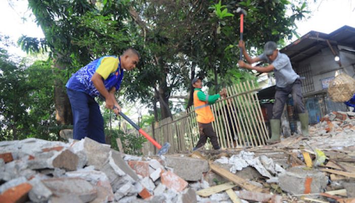Pembongkaran Dilanjutkan, DLH Kota Tangerang Pastikan Jalan Protokol Bebas TPS Liar