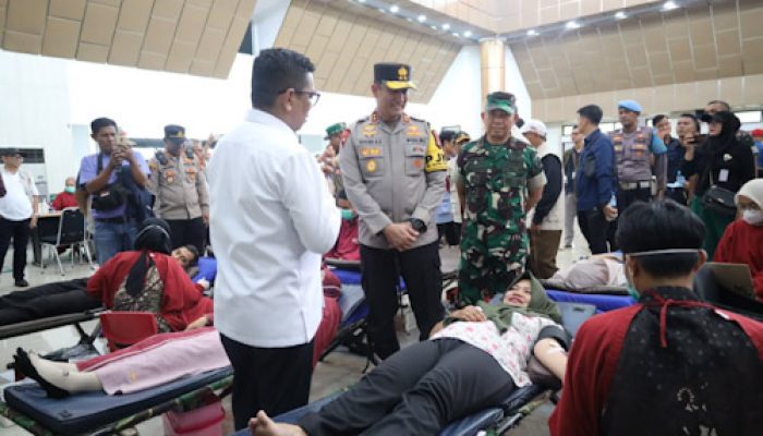 Kapolda Bersama Gubernur Monitoring Peringatan Hari Buruh