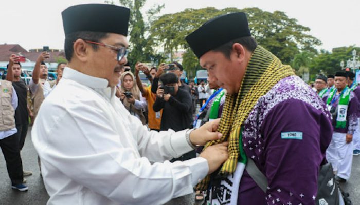 Tangis Haru Warnai Keberangkatan 393 Jemaah Haji Kabupaten Serang