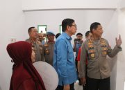 Bedah Rumah Hari Bhayangkara ke-79, Kapolres Serahkan Kunci Rumah Warga