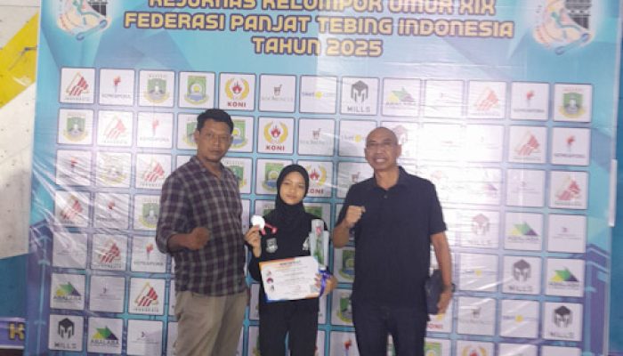 Pemanjat Tebing Putri Kabupaten Tangerang Sumbang Dua Medali untuk Banten di Kejurnas KU XIX 2025