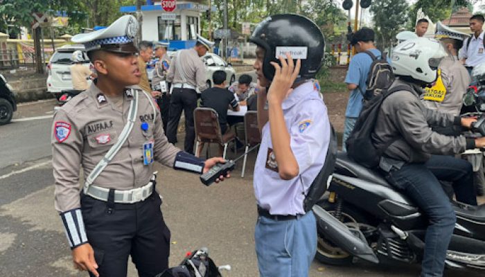 Hari Kedua Operasi Patuh Maung 2025, Ditlantas Polda Banten Lakukan Tegur dan Tilang