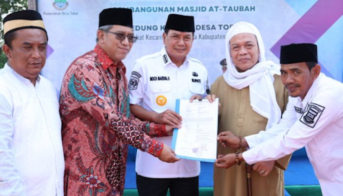 Bupati Tangerang Bersama Abuya Entoh Letakkan Batu Pertama Pembangunan Masjid Agung At-Taubah