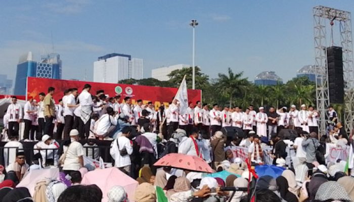 Dari Jakarta untuk Dunia, Seruan Hentikan Genosida Gaza Menggema dalam Tiga Bahasa