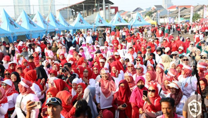 Bupati Tangerang Lepas Gerak Jalan hingga Buka Bazar di Kelapa Dua
