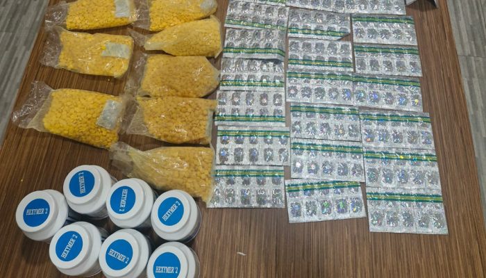 Pengedar Obat Ilegal Diamankan Ditresnarkoba