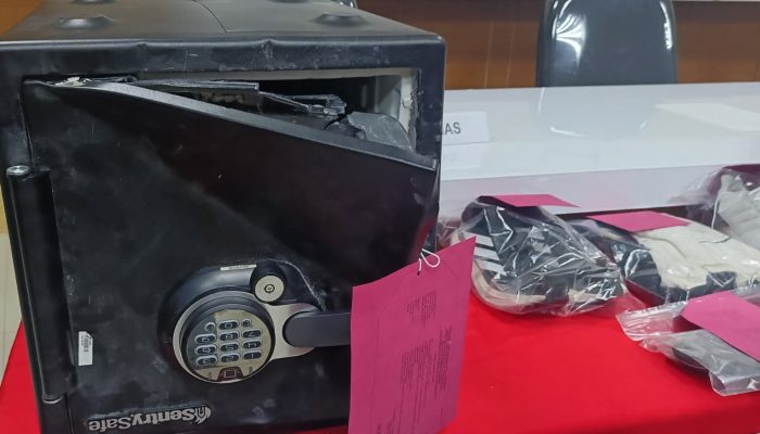WNA Tiongkok Bobol Rumsong di Tangerang, Duit Rp4,5 Miliar Raib