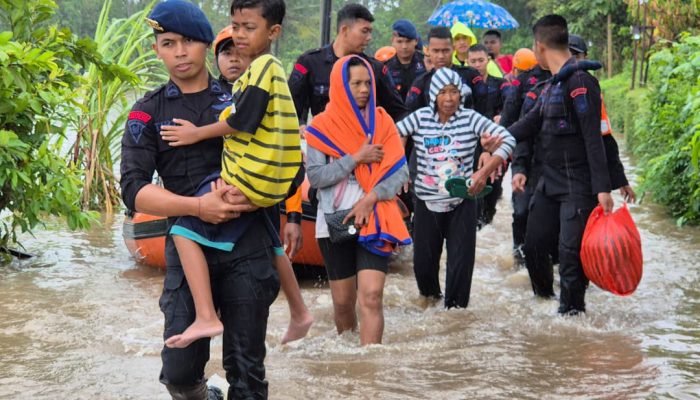 Banjir dan Longsor melanda Bali Polri Kerahkan Personel