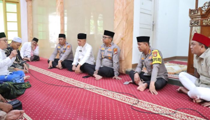 Kapolres Metro Tangerang Kota Dengarkan Warga Kunciran Soal Motor Bodong dan Tawuran