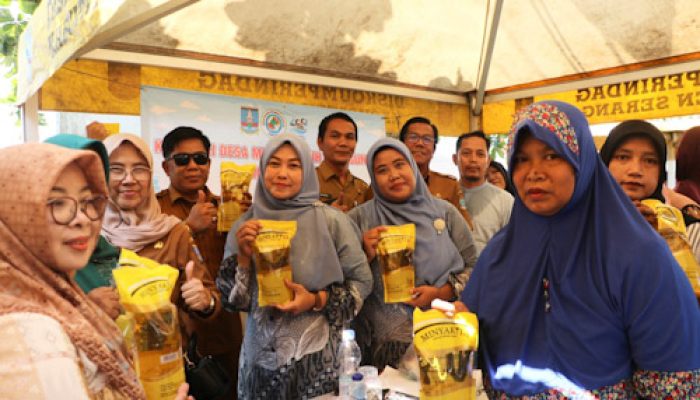 Warga Antusias Belanja ke Bazar HUT Kabupaten Serang