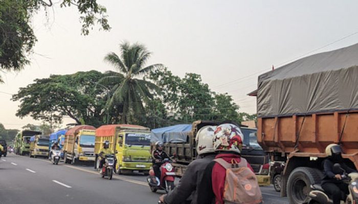 Jam Operasional Truk di Bojonegara-Puloampel Dibatasi