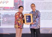 Pertahankan Kinerja, PT Indah Kiat Pulp & Paper Tbk Raih Penghargaan The Best Public Company 2025