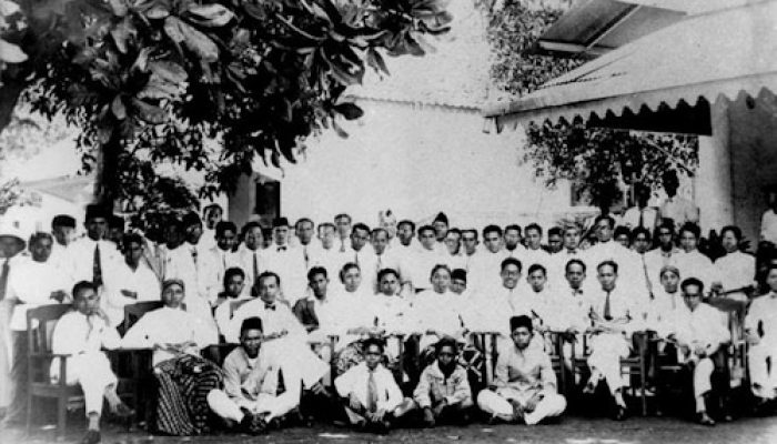 Refleksi 97 Tahun Sumpah Pemuda: Saat Persatuan Hanya Hidup di Panggung Seremonial