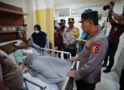 Kapolri Kunjungi Korban Ledakan SMAN 72 di RSI Cempaka Putih