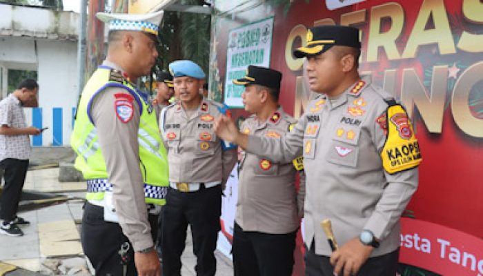 Hari Pertama Operasi Lilin Maung, Kapolresta Tangerang Cek Posko Nataru