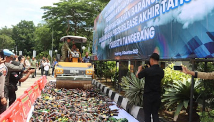 Polresta Tangerang Musnahkan Ribuan Botol Miras di Akhir Tahun