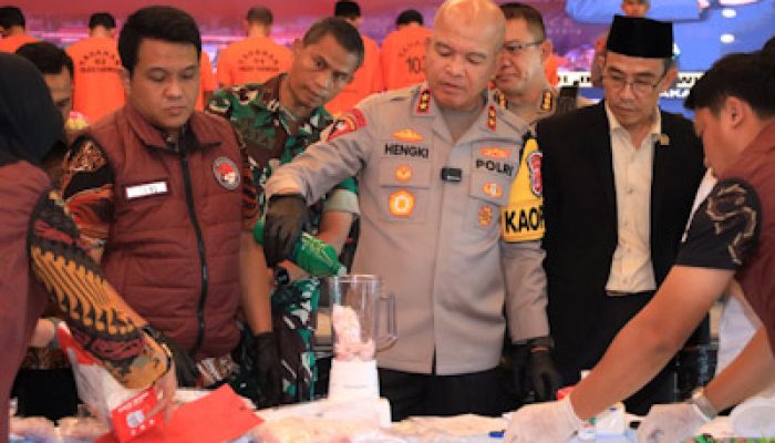 Polda Banten Musnahkan 12 Kg Narkoba dan Ribuan Botol Miras