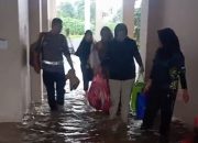 Banjir Rendam Akses Ponpes, Polsek Tigaraksa Evakuasi Santri Al-Fattah
