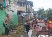 Antisipasi Banjir, Polsek Jatiuwung Lakukan Kerja Bakti Massal