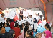 Tinjau Pengungsi, Ratu Zakiyah Pastikan Tak Ada Warga Kekurangan Makanan