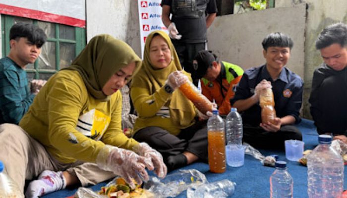 Alfamidi Ajak Komunitas Bank Sampah Kelola Sampah Organik Jadi Eco Enzyme