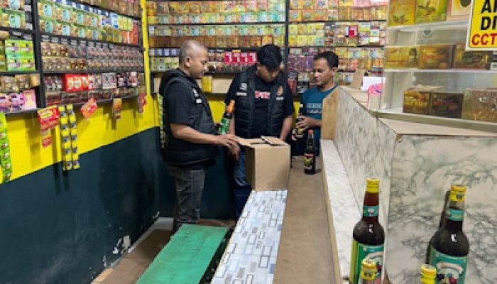 Polsek Cikupa Amankan Belasan Botol Miras Saat Operasi Pekat