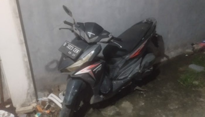 Belum Sempat Kabur, Eksekutor Curanmor Ditangkap Warga dan Diserahkan ke Polsek Cipondoh