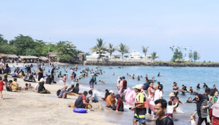 Libur Lebaran ke Pantai Anyer Disiapkan Keamanan