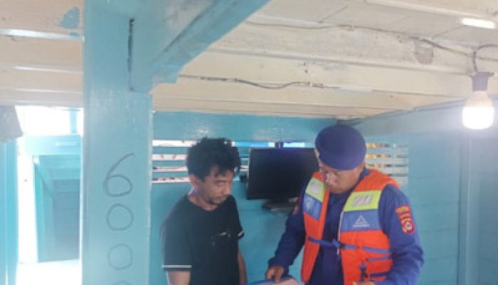 Polairud Polresta Tangerang Patroli di Perairan PLTU III Banten, Periksa Kapal Angkut Barang