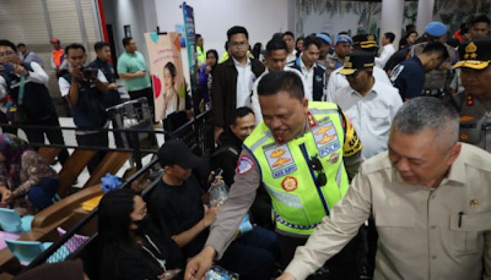 Menhub, Kakorlantas dan Kapolda Banten Cek Arus Mudik di Pelabuhan 