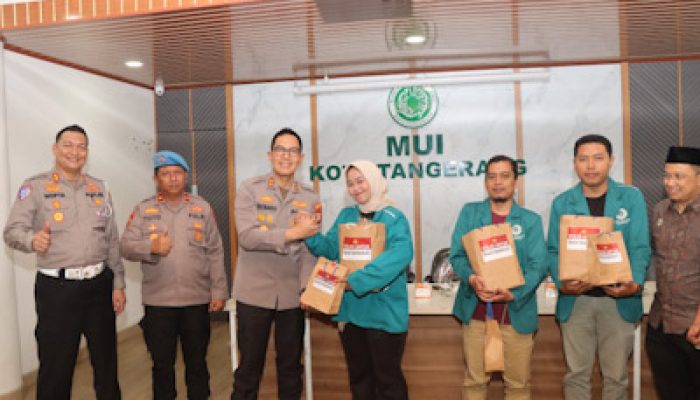 Usai Lebaran, Polisi, Mahasiswa Cipayung Plus dan STISNU Aksi Sosial di Kota Tangerang