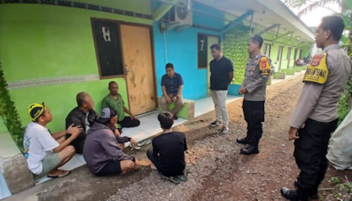 Polsek Panongan Olah TKP Korban Meninggal di Kontrakan