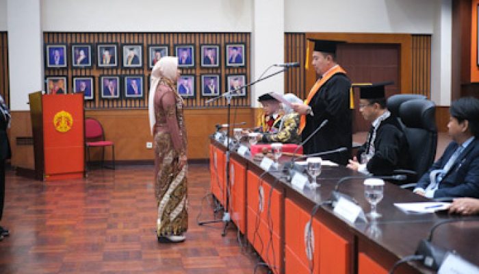 Penelitian Perda Berperspektif Gender, Encop Sopia Raih Gelar Doktor di Universitas Indonesia