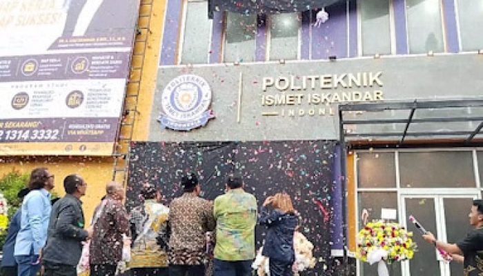 Zaki-Intan Resmikan Politeknik Ismet Iskandar