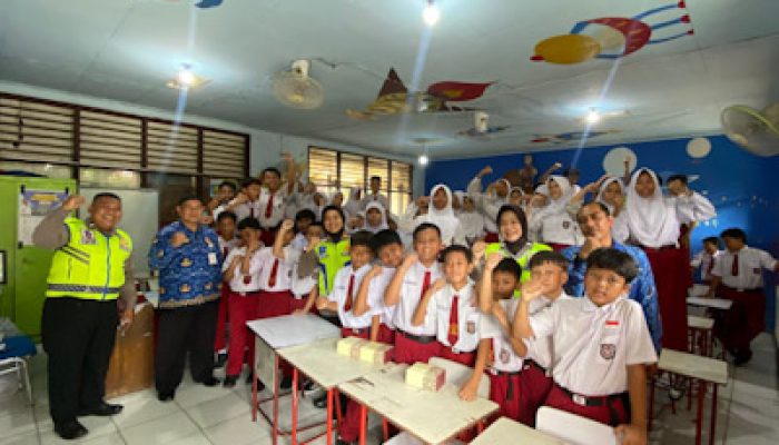 Cegah Bullying dan Tertib Berlalu Lintas Sejak Dini, Satlantas Polres Metro Tangerang Kota Sambangi Sekolah