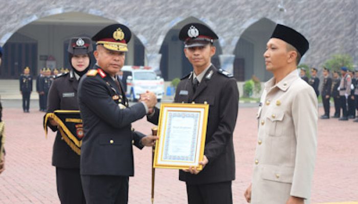 Dua Personel Polda Banten Terima Penghargaan