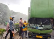 Truk Box Mendadak Terbakar Dekat Pasar Tanah Tinggi