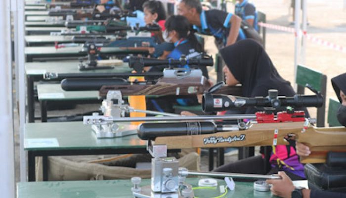 Cabor Menembak Kabupaten Tangerang Peringkat Teratas di Popda XII