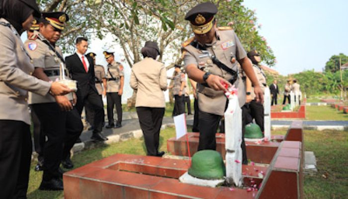 Wakapolda Banten dan Rombongan Ziarah ke TMP Ciceri