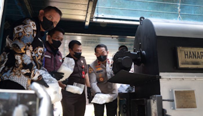Polda Banten Musnahkan 73,2 Kg Sabu, 6,3 Kg Ganja dan 25 Cartridge Vape Berisi Etomidate