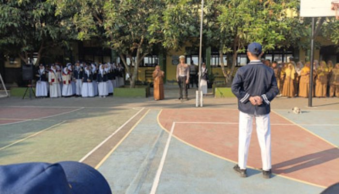 Kasat Lantas Polresta Tangerang Edukasi Pelajar soal Aturan Sepeda Listrik