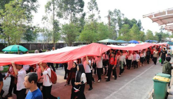 Jelang HUT RI Kirab Bendera Merah Putih 82 Meter di Kota Tangerang