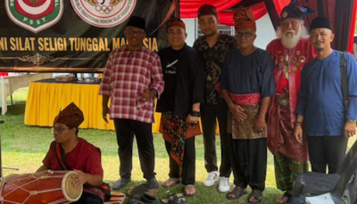 Ketua FPSTI Banten Tampilkan Bandrong di Malaysia