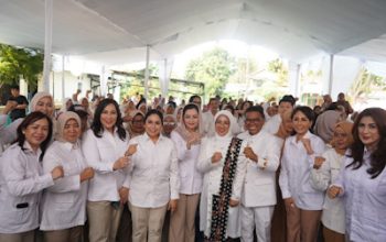 PIRA Laksanakan Pemeriksaan dan Pembagian Kacamata Gratis
