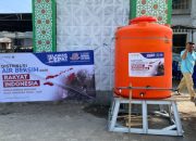 Laznas Dewan Dakwah Salurkan Ribuan Liter Air Bersih untuk Pengungsi Gempa Flores