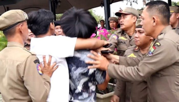 Mahasiswa Diduga Alami Kekerasan Di Gedung DPRD Kabupaten Tangerang saat HUT, Akan Lapor Polisi